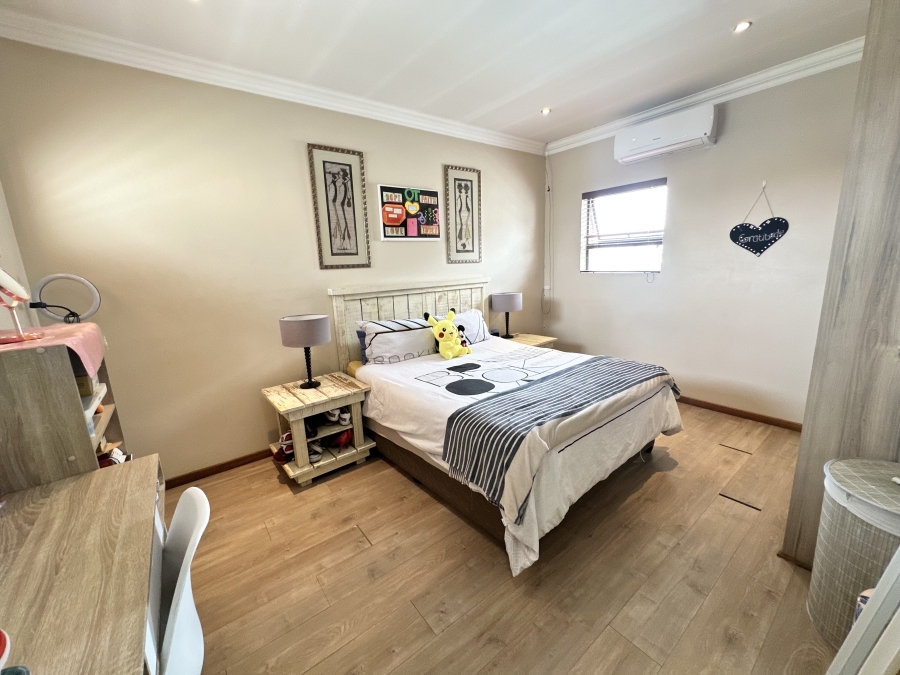 4 Bedroom Property for Sale in Thatchfield Estate Gauteng