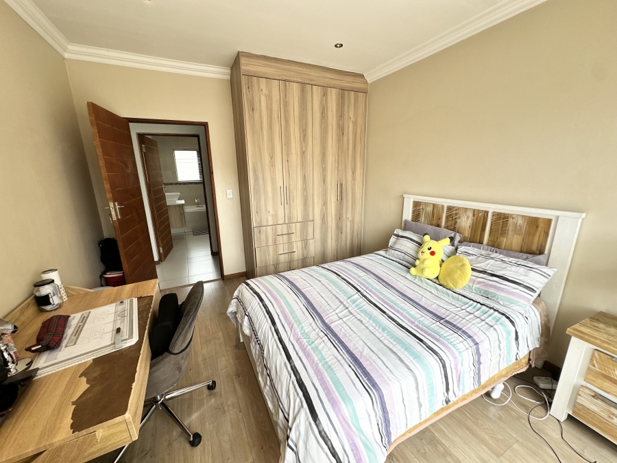 4 Bedroom Property for Sale in Thatchfield Estate Gauteng