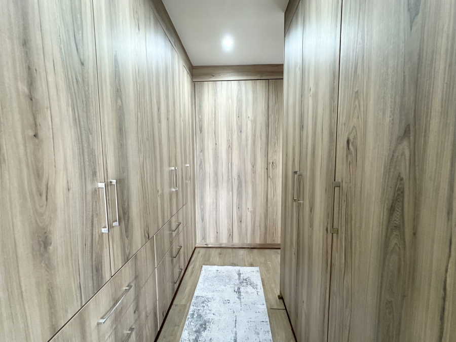 4 Bedroom Property for Sale in Thatchfield Estate Gauteng