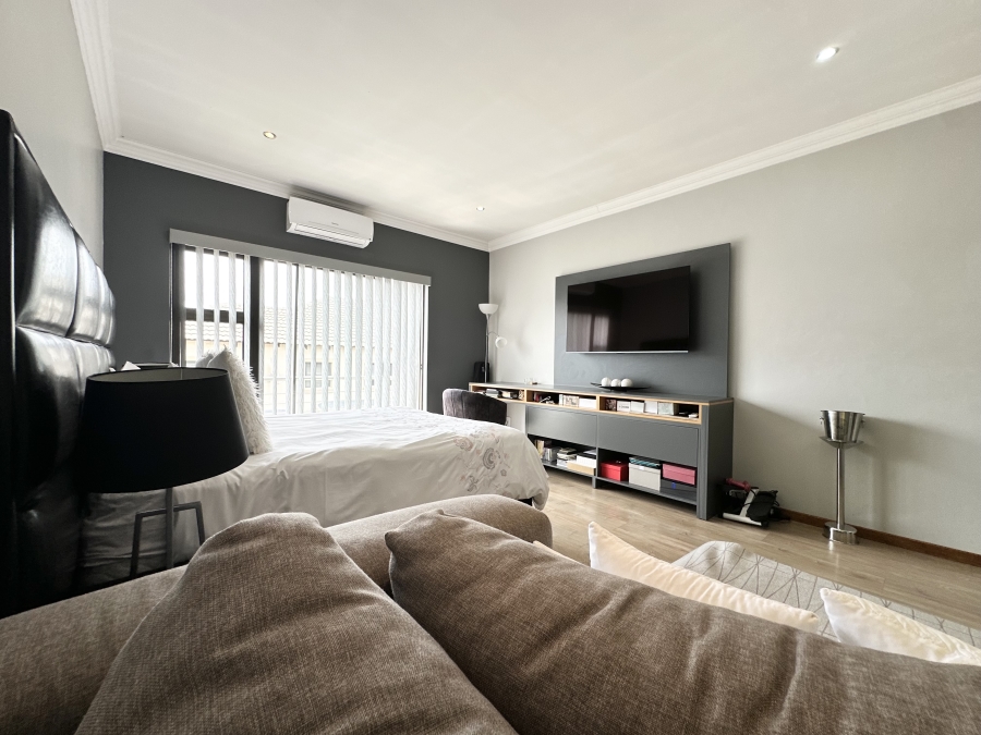 4 Bedroom Property for Sale in Thatchfield Estate Gauteng