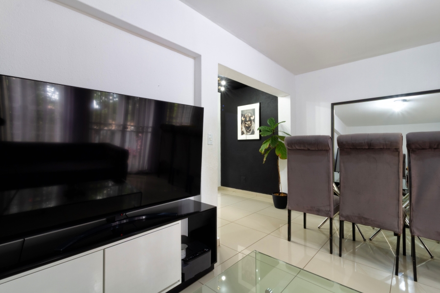 2 Bedroom Property for Sale in Radiokop Gauteng