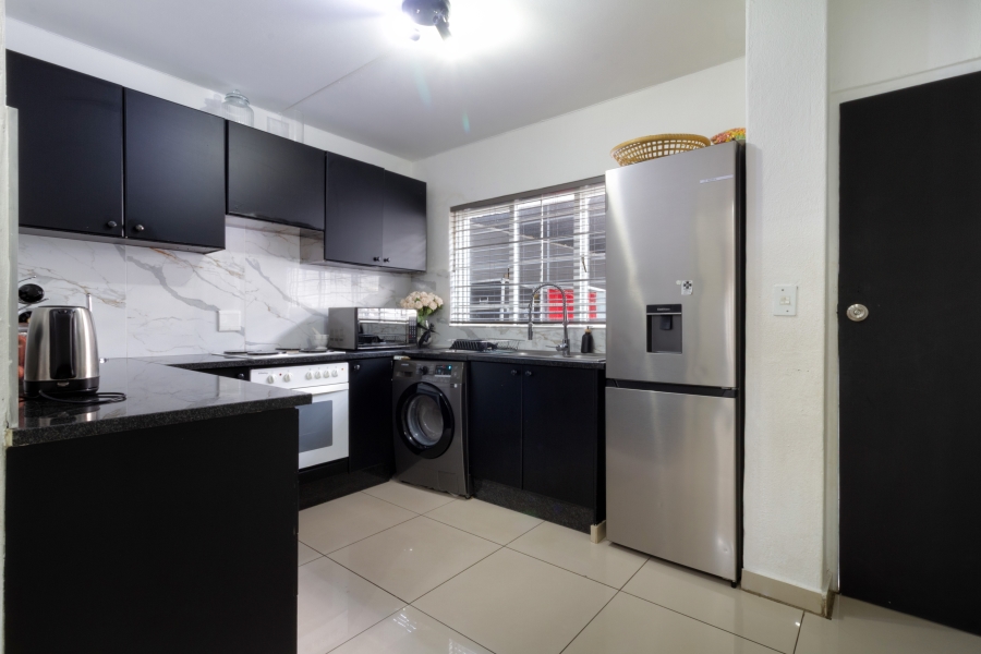 2 Bedroom Property for Sale in Radiokop Gauteng