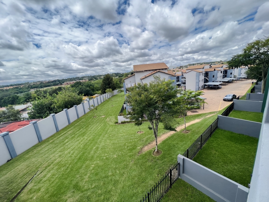 2 Bedroom Property for Sale in Honeydew Grove Gauteng