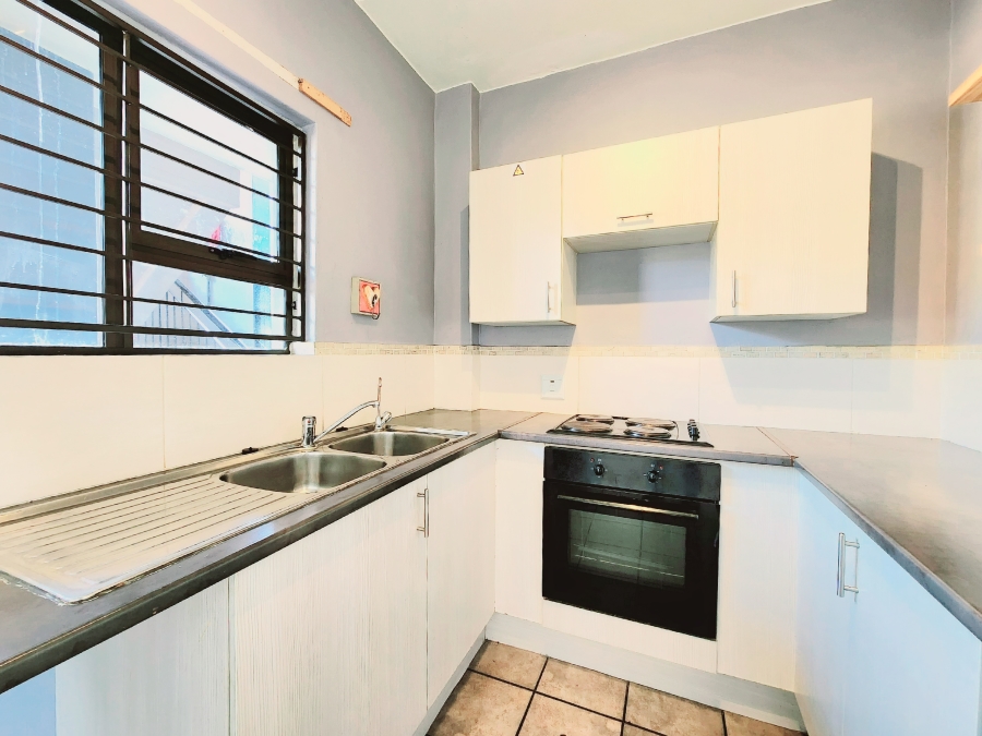 2 Bedroom Property for Sale in Honeydew Grove Gauteng