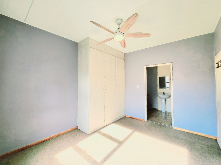 2 Bedroom Property for Sale in Honeydew Grove Gauteng