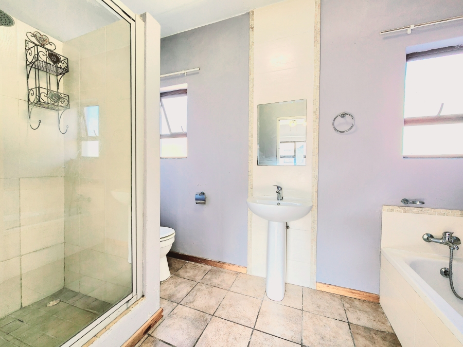 2 Bedroom Property for Sale in Honeydew Grove Gauteng