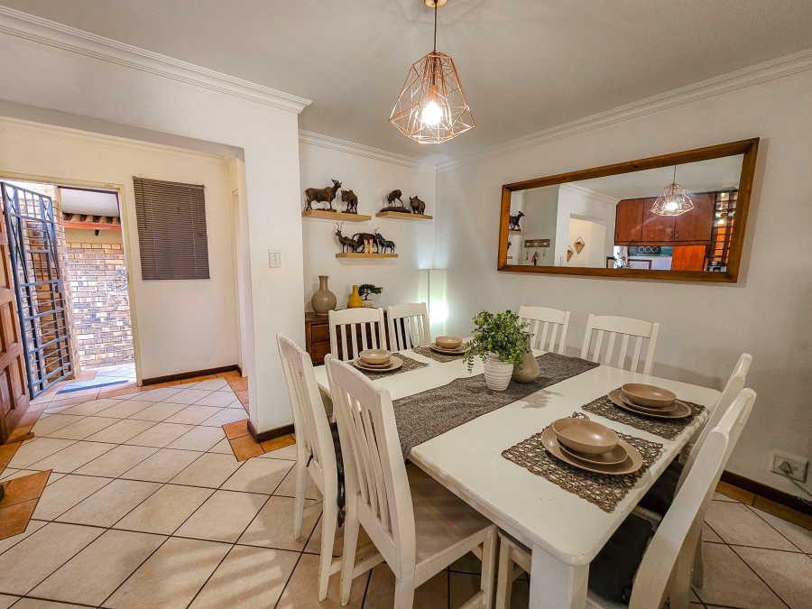 3 Bedroom Property for Sale in Die Hoewes Gauteng