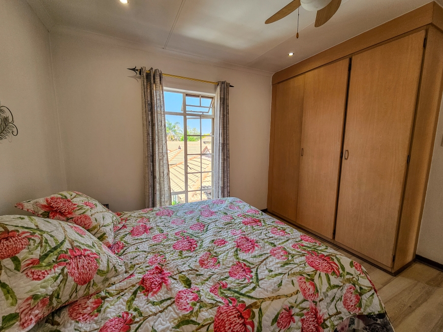 3 Bedroom Property for Sale in Die Hoewes Gauteng