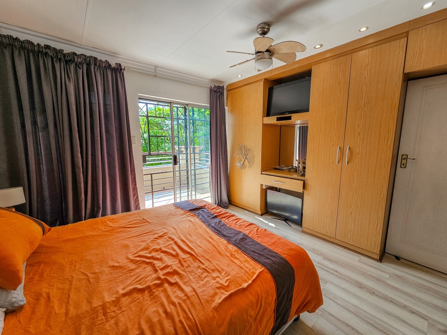 3 Bedroom Property for Sale in Die Hoewes Gauteng