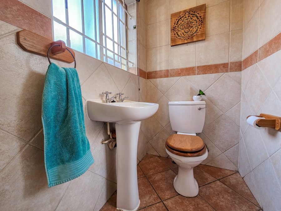 3 Bedroom Property for Sale in Die Hoewes Gauteng