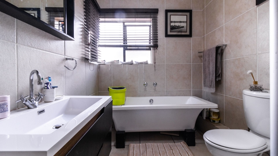 2 Bedroom Property for Sale in Glenvista Gauteng