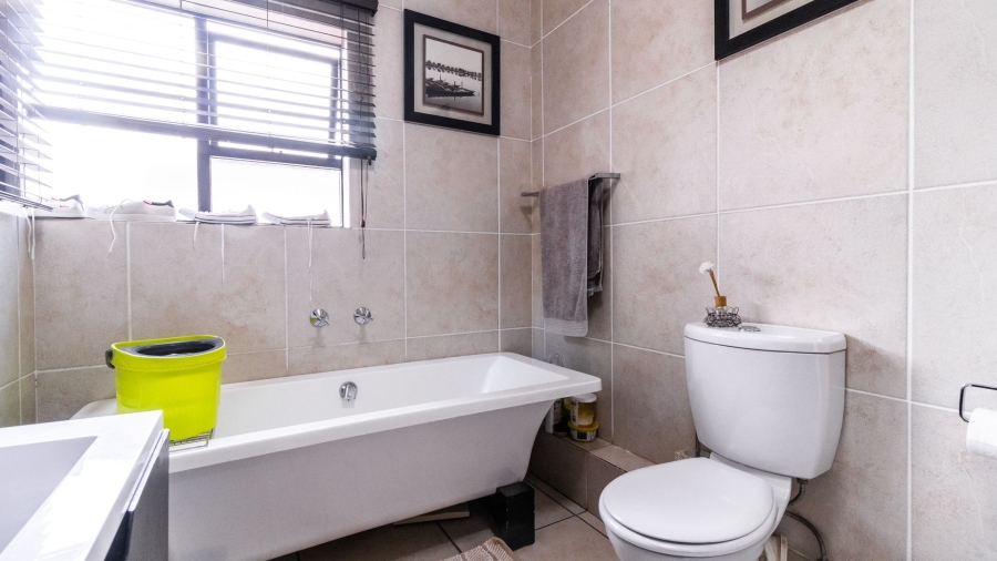 2 Bedroom Property for Sale in Glenvista Gauteng