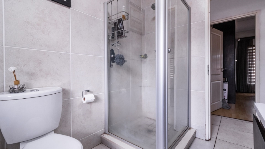 2 Bedroom Property for Sale in Glenvista Gauteng