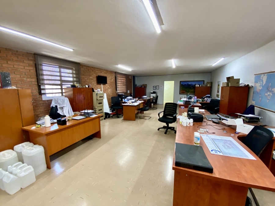 To Let commercial Property for Rent in Randjespark Gauteng