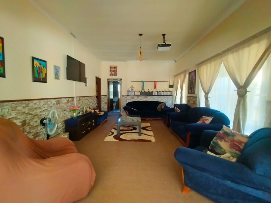4 Bedroom Property for Sale in Middelvlei A H Gauteng
