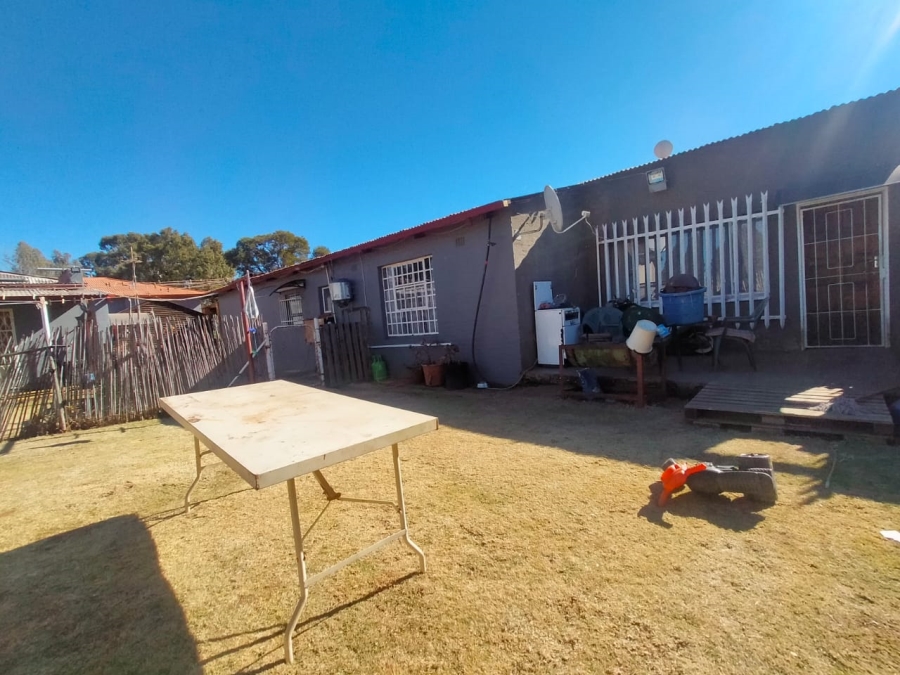 4 Bedroom Property for Sale in Middelvlei A H Gauteng