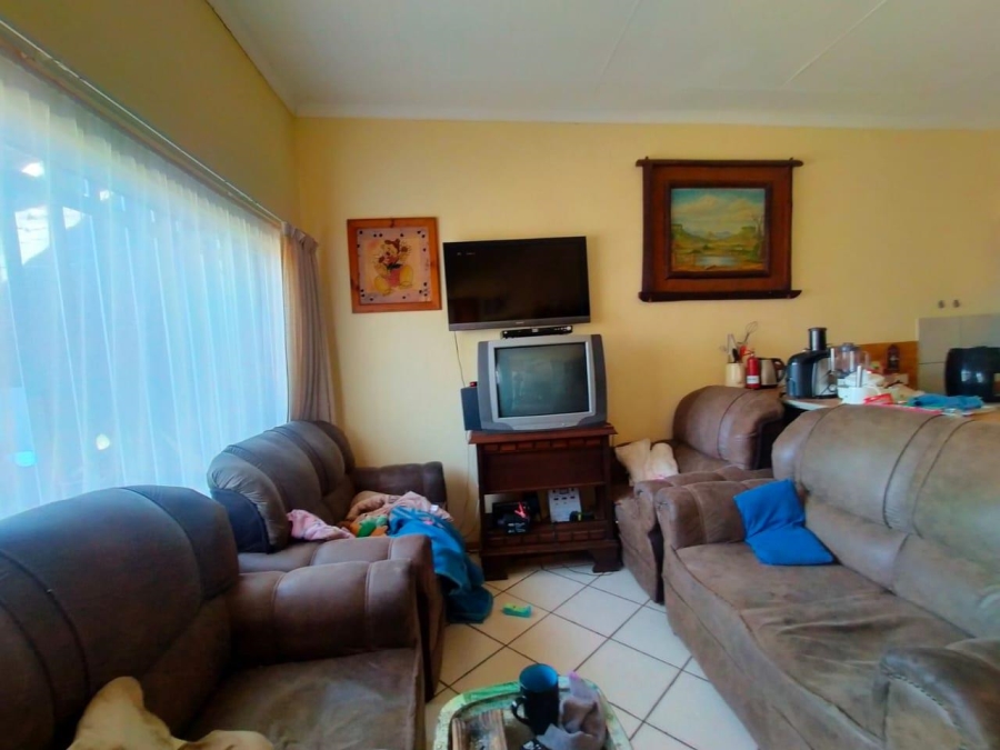 4 Bedroom Property for Sale in Middelvlei A H Gauteng