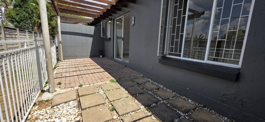 2 Bedroom Property for Sale in Greenstone Hill Gauteng