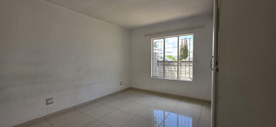 2 Bedroom Property for Sale in Greenstone Hill Gauteng
