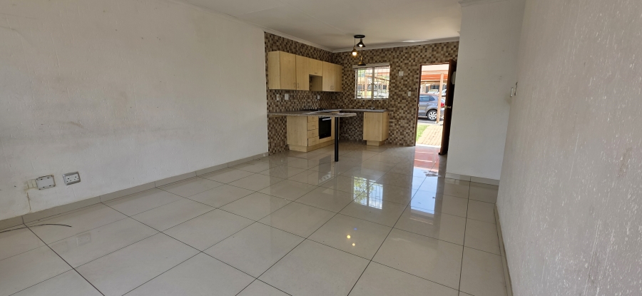 2 Bedroom Property for Sale in Greenstone Hill Gauteng