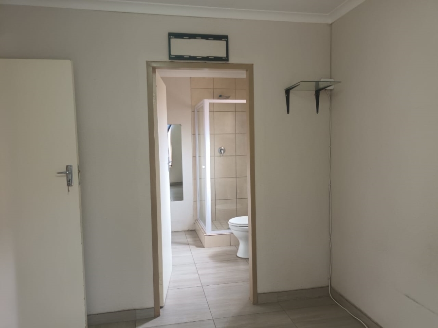 3 Bedroom Property for Sale in Rosslyn Gauteng