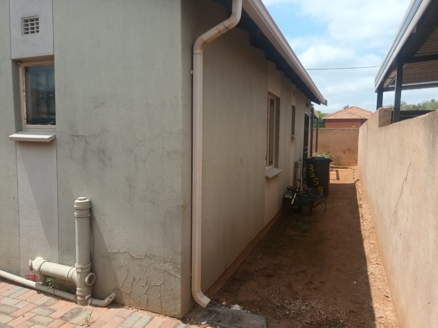 3 Bedroom Property for Sale in Rosslyn Gauteng
