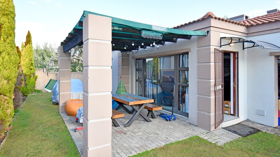 2 Bedroom Property for Sale in Kyalami Gauteng