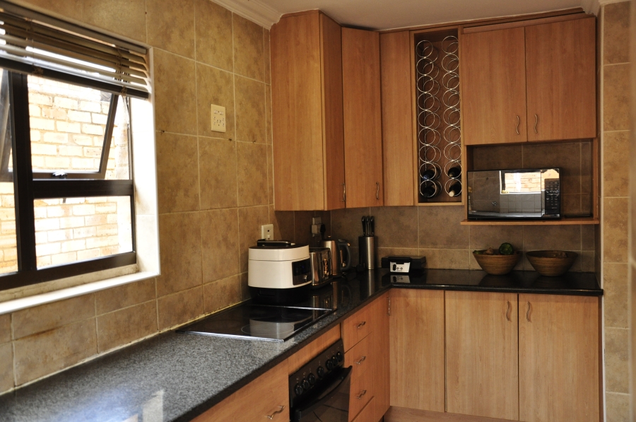 5 Bedroom Property for Sale in Beverley Gauteng