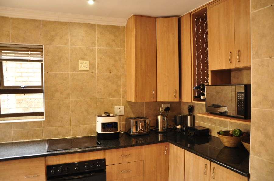 5 Bedroom Property for Sale in Beverley Gauteng