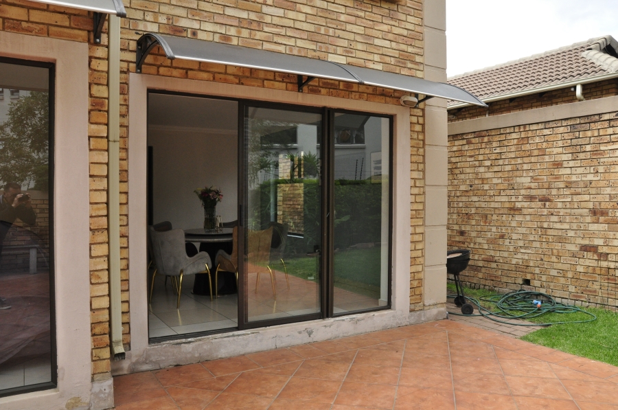 5 Bedroom Property for Sale in Beverley Gauteng