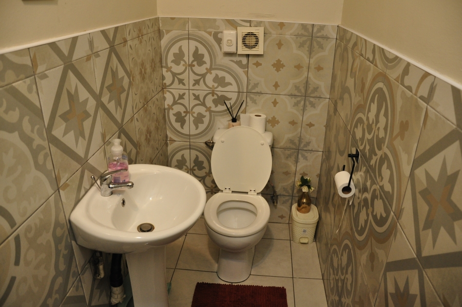 5 Bedroom Property for Sale in Beverley Gauteng