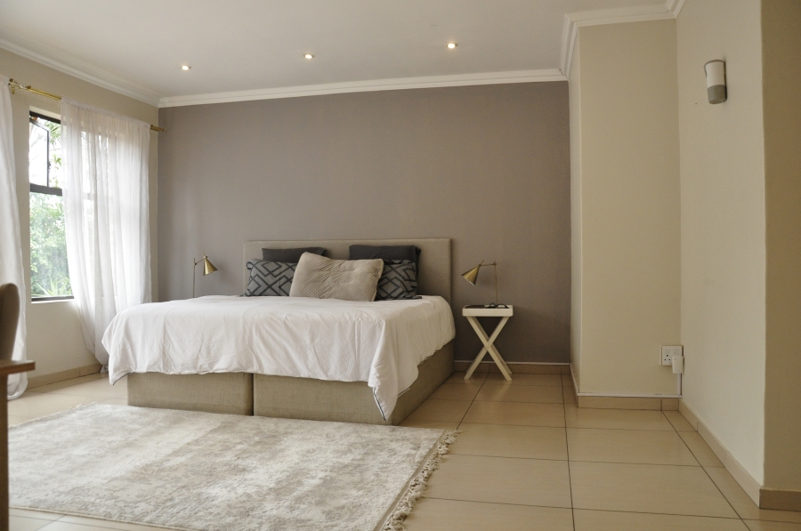 5 Bedroom Property for Sale in Beverley Gauteng