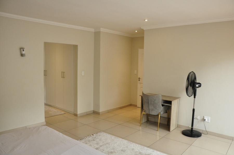 5 Bedroom Property for Sale in Beverley Gauteng