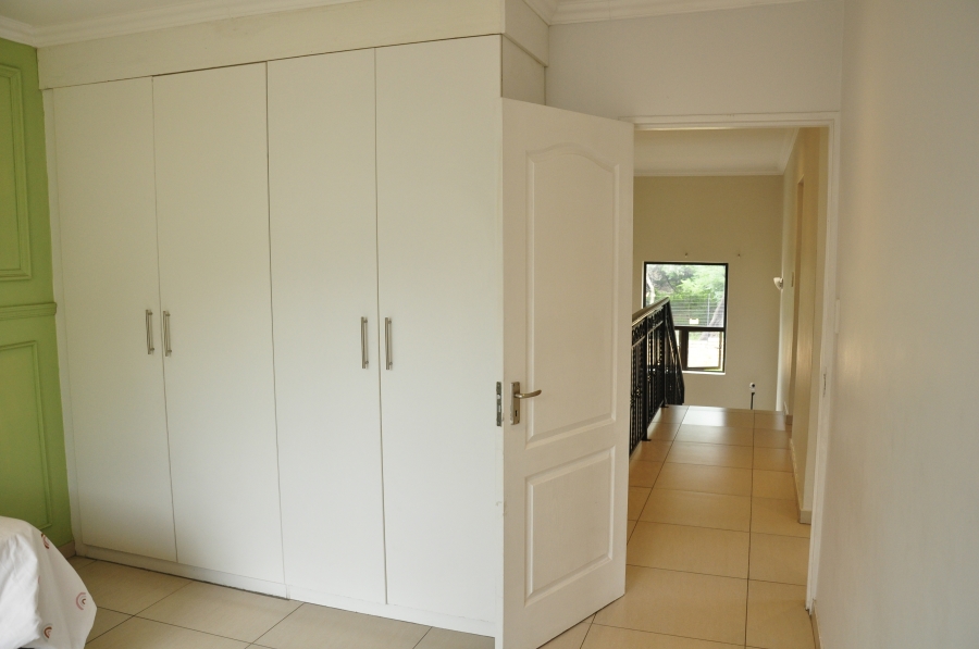 5 Bedroom Property for Sale in Beverley Gauteng