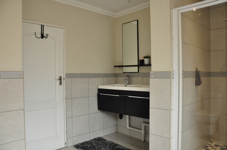 5 Bedroom Property for Sale in Beverley Gauteng