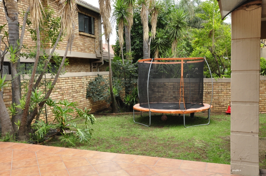 5 Bedroom Property for Sale in Beverley Gauteng