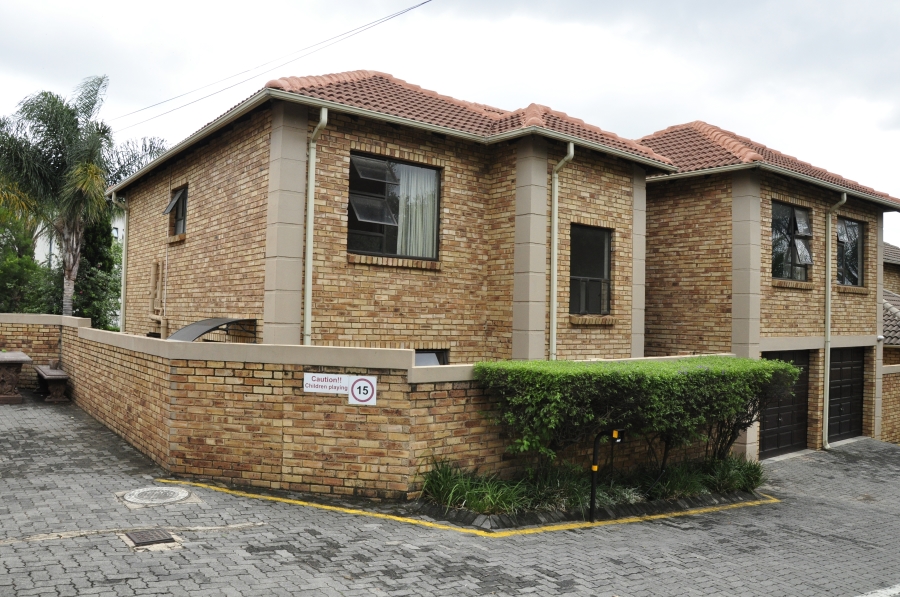 5 Bedroom Property for Sale in Beverley Gauteng