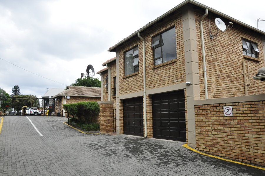 5 Bedroom Property for Sale in Beverley Gauteng