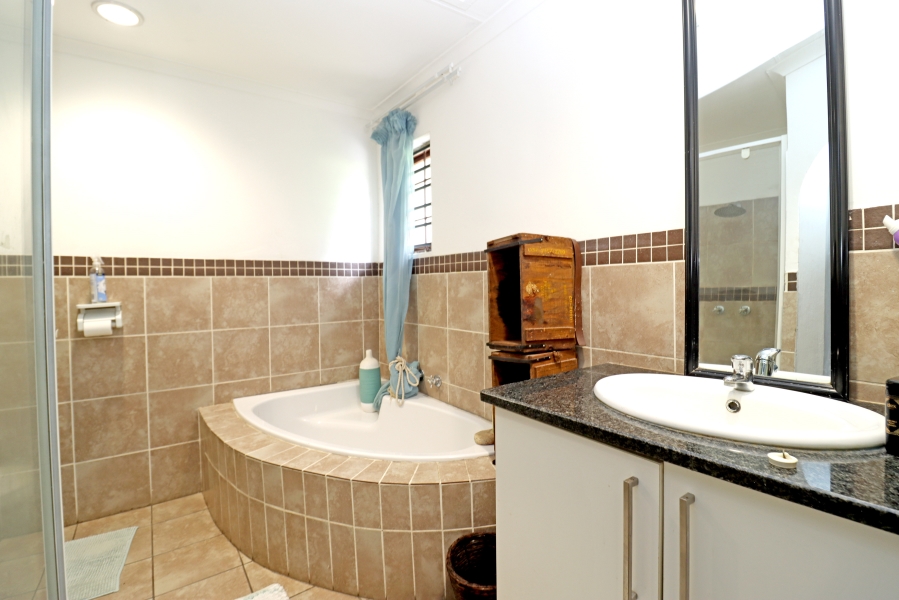 3 Bedroom Property for Sale in Randjesfontein A H Gauteng