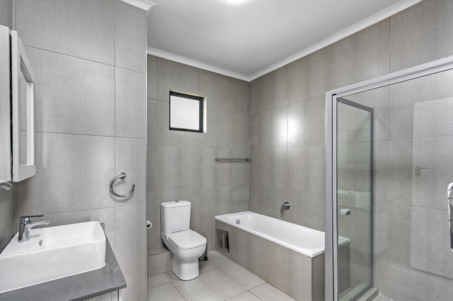 2 Bedroom Property for Sale in Carlswald Gauteng