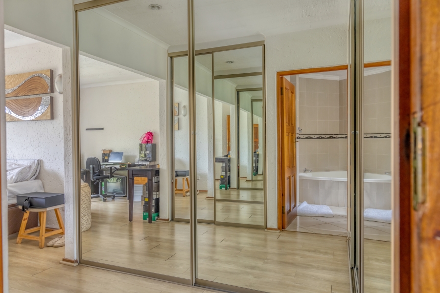 4 Bedroom Property for Sale in North Riding Gauteng