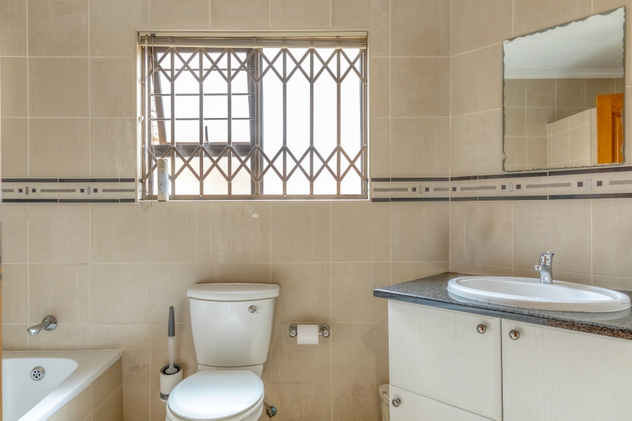 4 Bedroom Property for Sale in North Riding Gauteng