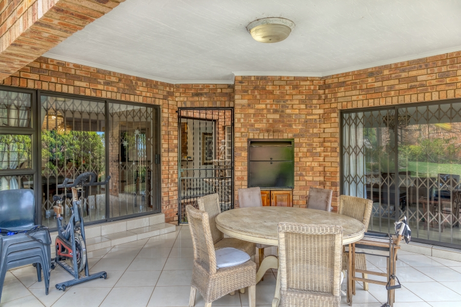 4 Bedroom Property for Sale in North Riding Gauteng