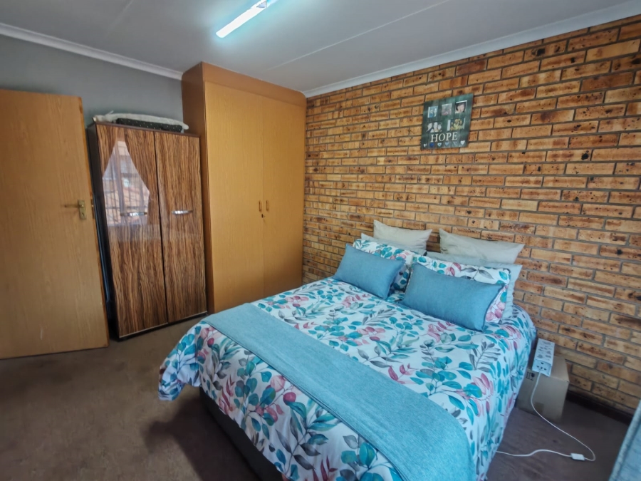 2 Bedroom Property for Sale in Rangeview Gauteng