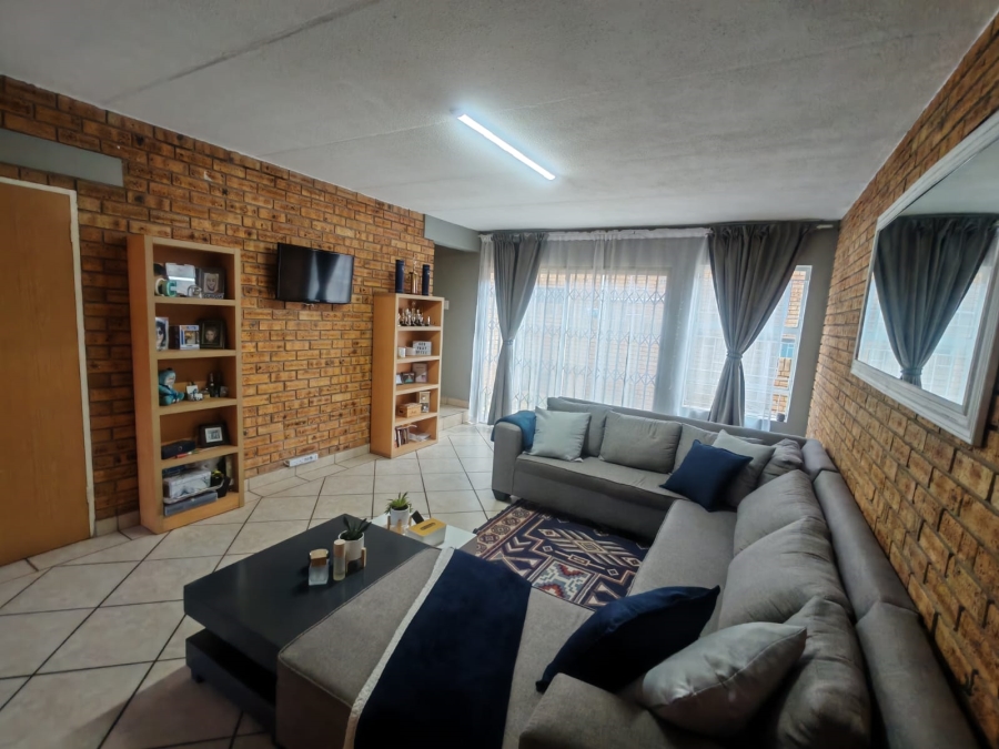 2 Bedroom Property for Sale in Rangeview Gauteng