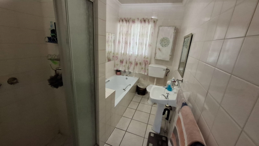 5 Bedroom Property for Sale in Fochville Gauteng