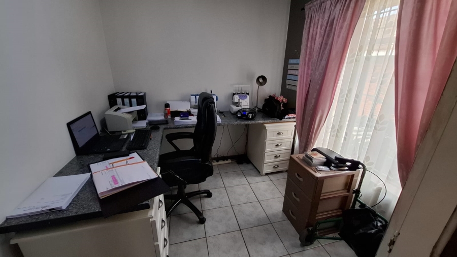 5 Bedroom Property for Sale in Fochville Gauteng