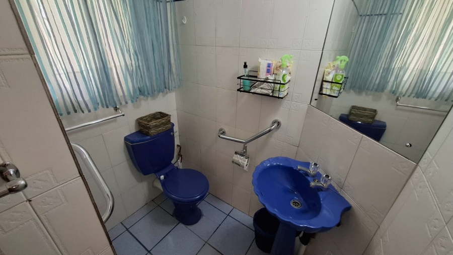 5 Bedroom Property for Sale in Fochville Gauteng