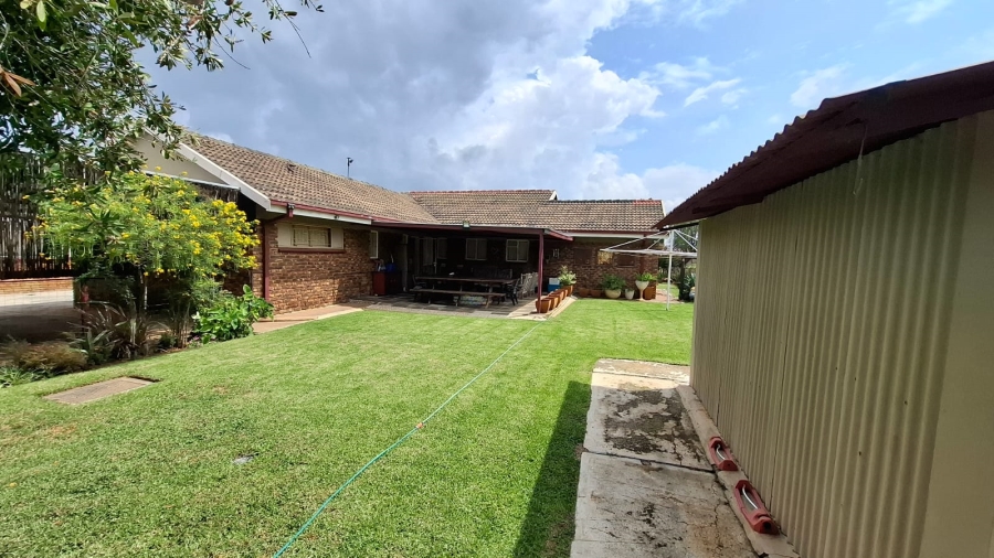 5 Bedroom Property for Sale in Fochville Gauteng