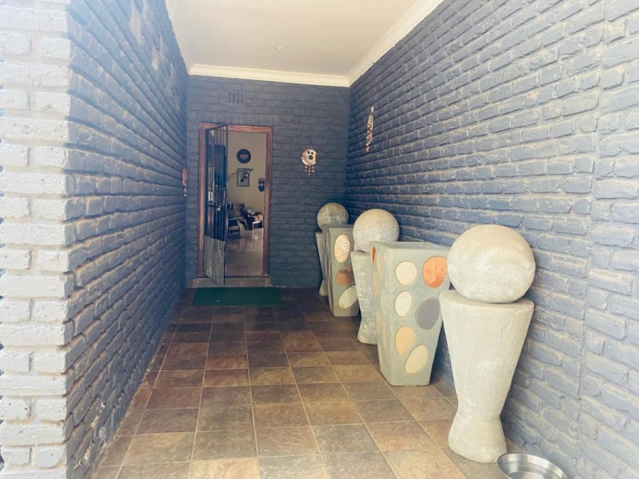 5 Bedroom Property for Sale in Three Rivers Gauteng